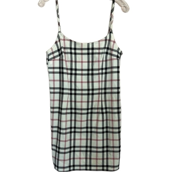 Forever21 plaid mini dress! Size medium. Open back with adjustable strap… - Picture 2 of 5